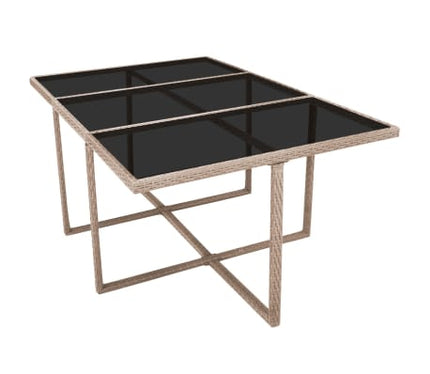 Table et chaises de jardin en résine tressée beige avec coussins crème