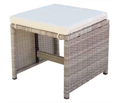 Table et chaises de jardin en résine tressée beige avec coussins crème