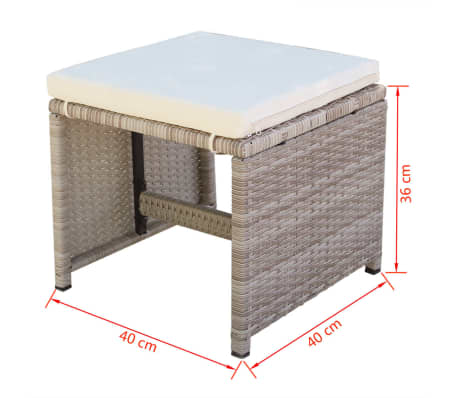 Table et chaises de jardin en résine tressée beige avec coussins crème