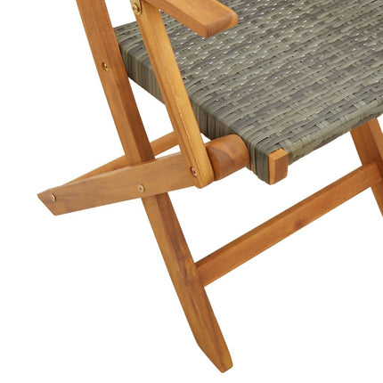 Table carrée et 2 chaises de jardin pliantes en résine tressée grise et acacia massif